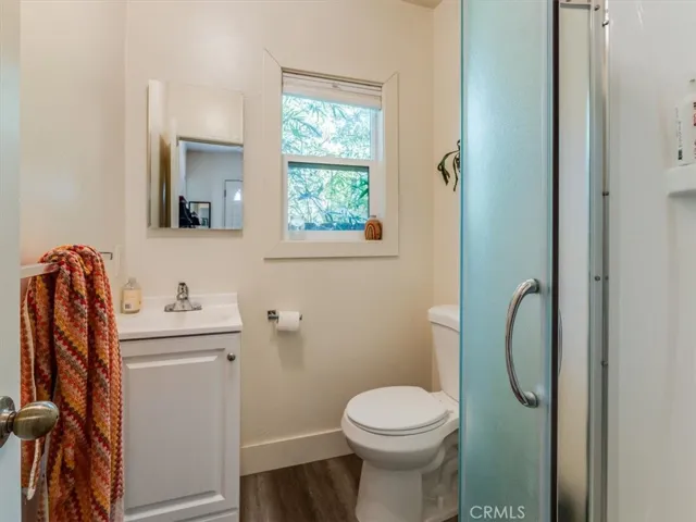 1420 B Studio Bathroom