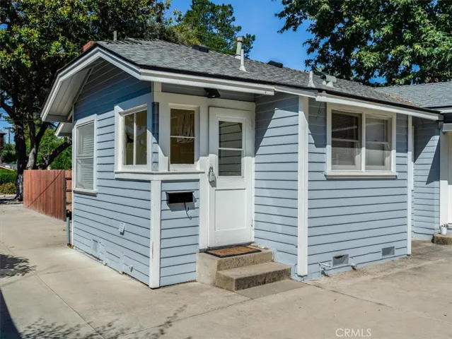 Shared Laundry Entrance