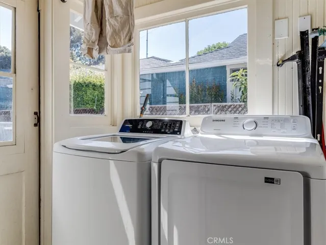 Shared Laundry for 1420 A & B