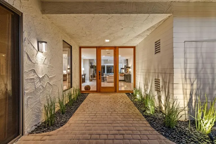 CUSTOM FRONT DOOR