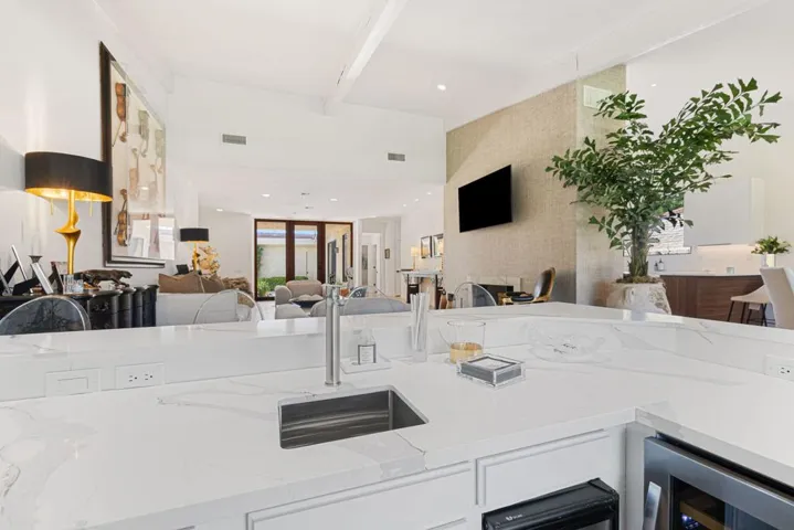 WET BAR