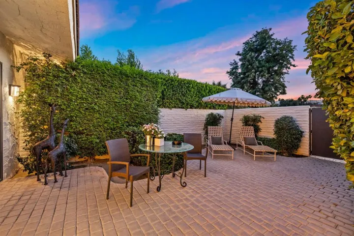 FRONT COURTYARD