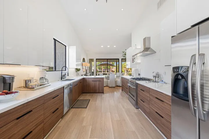 BEAUTIFULLY REMODELED KITCHEN