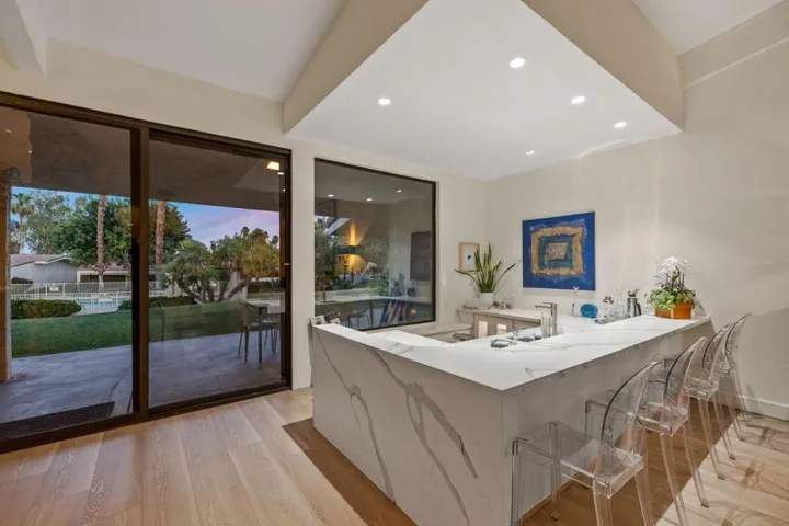 WET BAR FOR ENTERTAINING