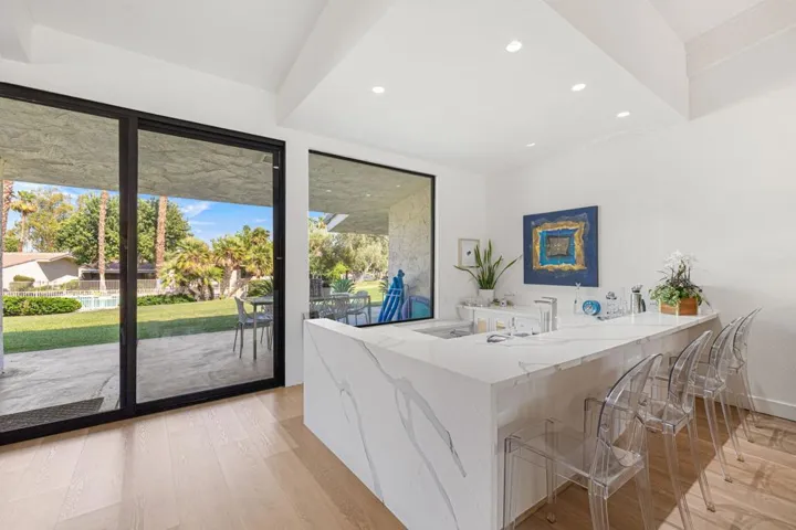 WET BAR