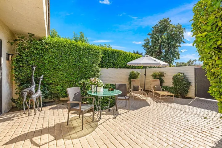 FRONT COURTYARD