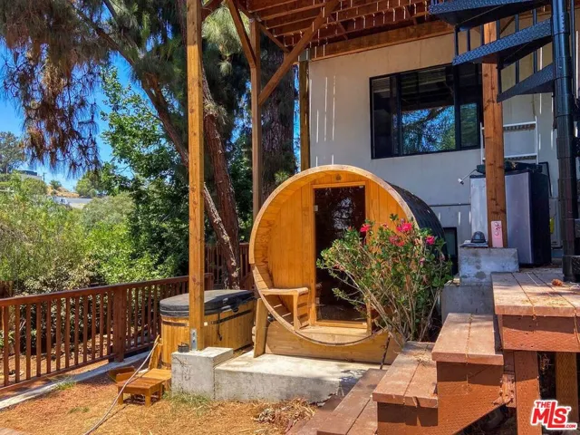 1933 Lemoyne Street, Los Angeles, California 90026