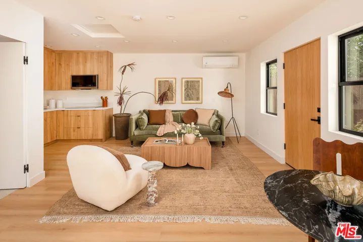4323 Gentry Avenue, Studio City, California 91604