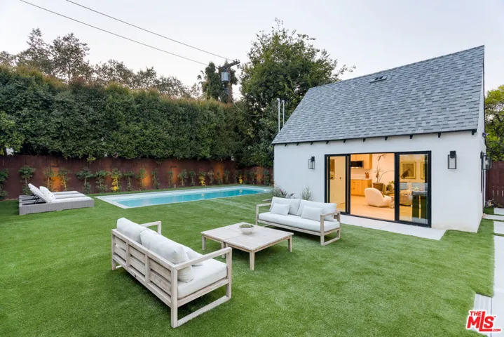 4323 Gentry Avenue, Studio City, California 91604