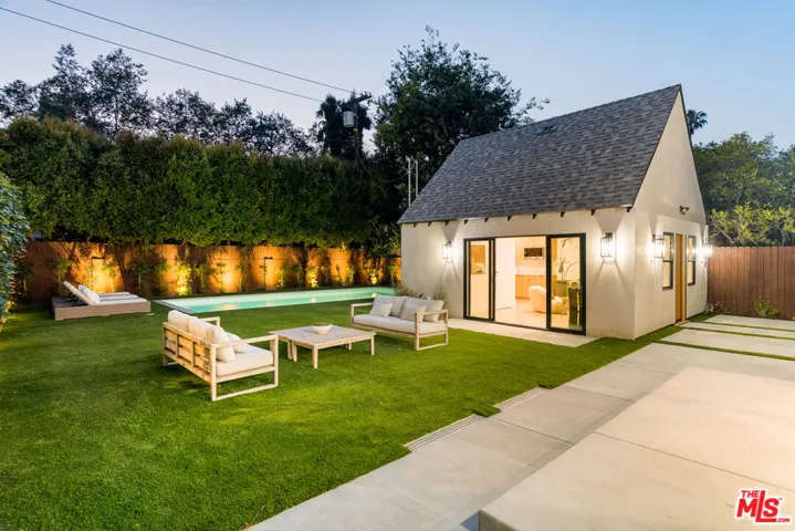 4323 Gentry Avenue, Studio City, California 91604