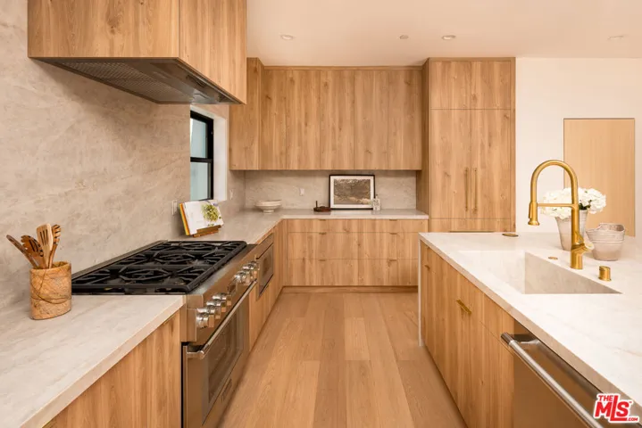 4323 Gentry Avenue, Studio City, California 91604