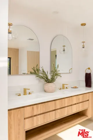 4323 Gentry Avenue, Studio City, California 91604