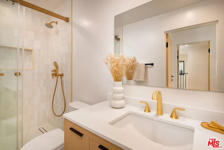 4323 Gentry Avenue, Studio City, California 91604