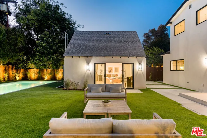 4323 Gentry Avenue, Studio City, California 91604