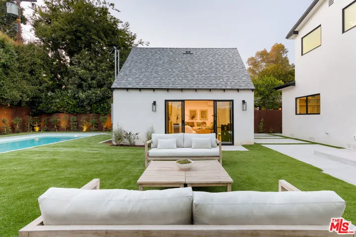 4323 Gentry Avenue, Studio City, California 91604