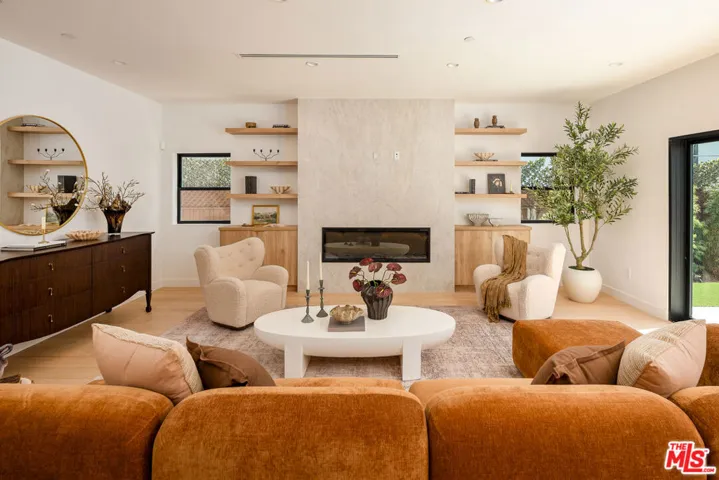 4323 Gentry Avenue, Studio City, California 91604