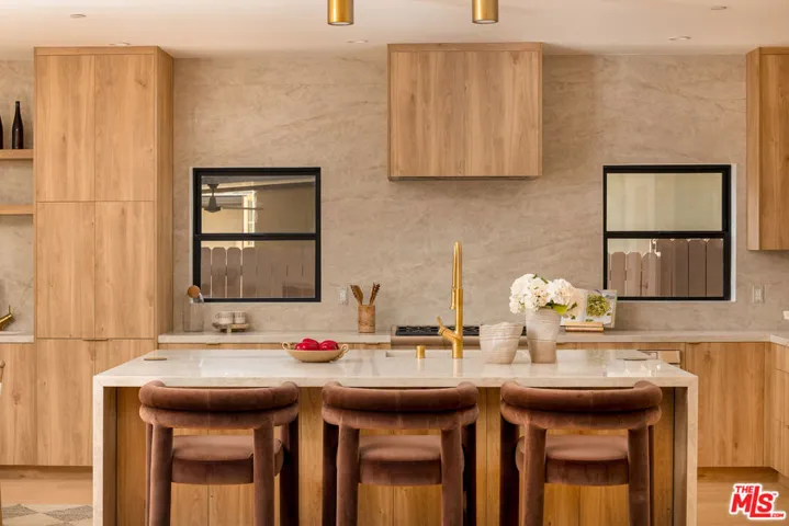 4323 Gentry Avenue, Studio City, California 91604