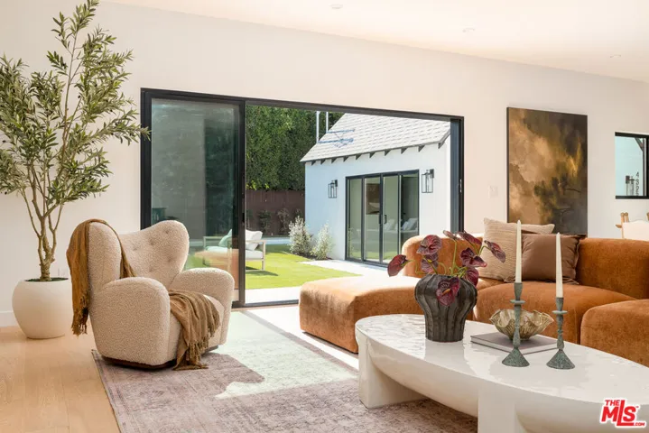 4323 Gentry Avenue, Studio City, California 91604