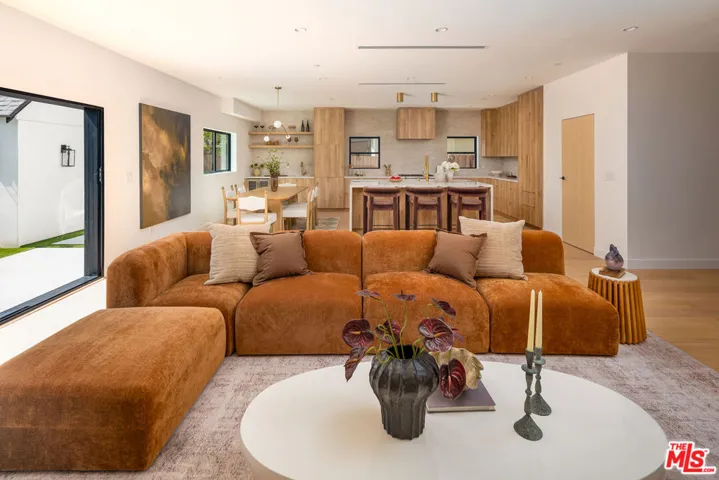 4323 Gentry Avenue, Studio City, California 91604