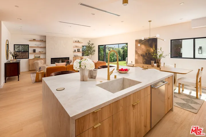 4323 Gentry Avenue, Studio City, California 91604