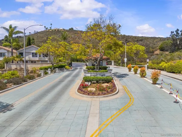 2317 Canyon View Gln, Escondido, California 92026