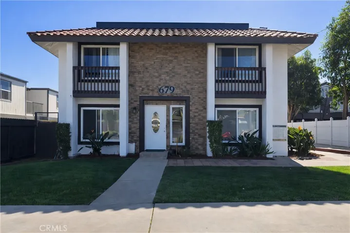 679 W 18th Street B, Costa Mesa, California 92627
