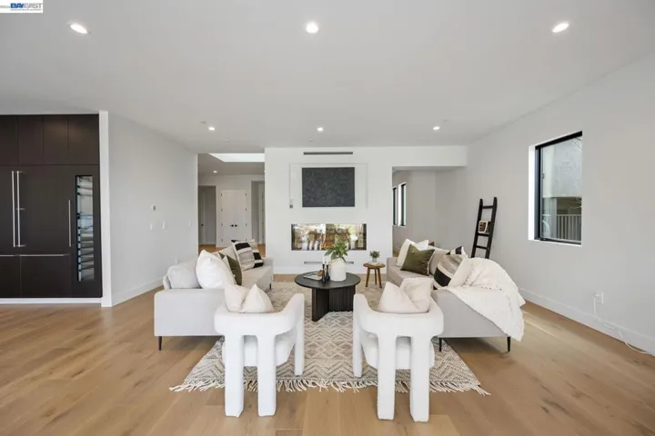 5883 Margarido Dr, Oakland, California 94618