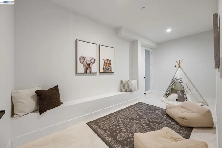 5883 Margarido Dr, Oakland, California 94618