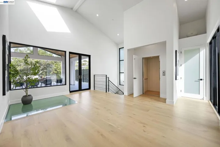 5883 Margarido Dr, Oakland, California 94618