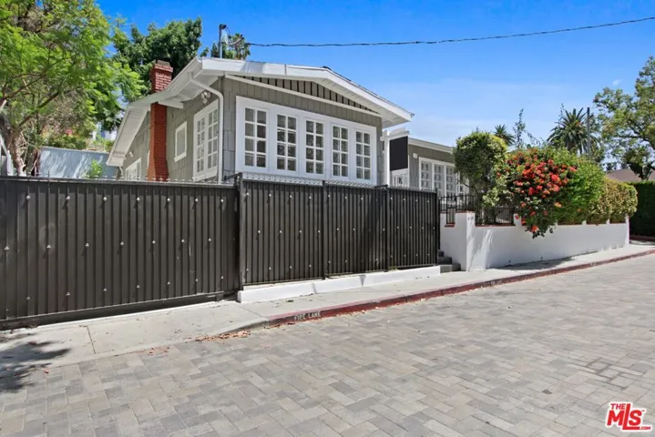 6145 Carlos Avenue, Los Angeles, California 90028