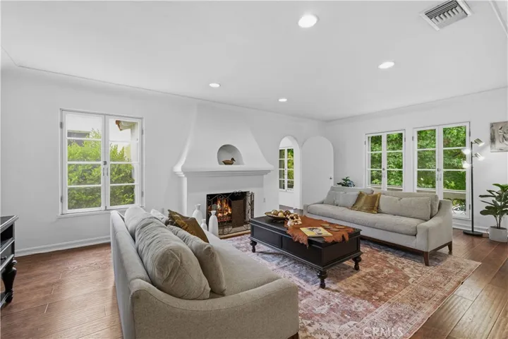 1026 S Crescent Heights, Los Angeles, California 90035