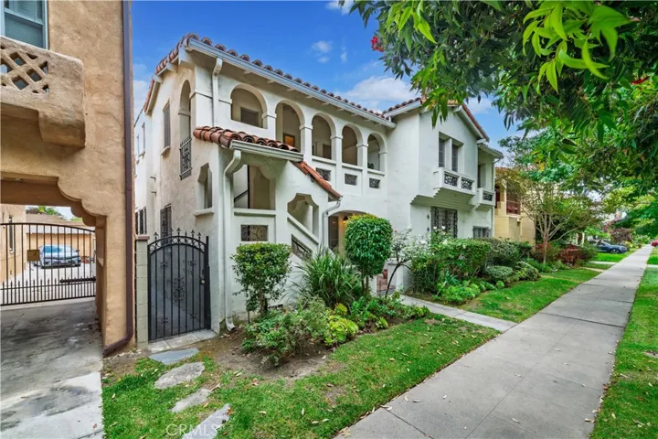 1026 S Crescent Heights, Los Angeles, California 90035