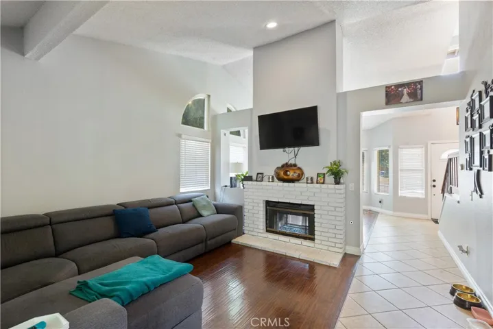 4828 Mount Abbott, Jurupa Valley, California 92509