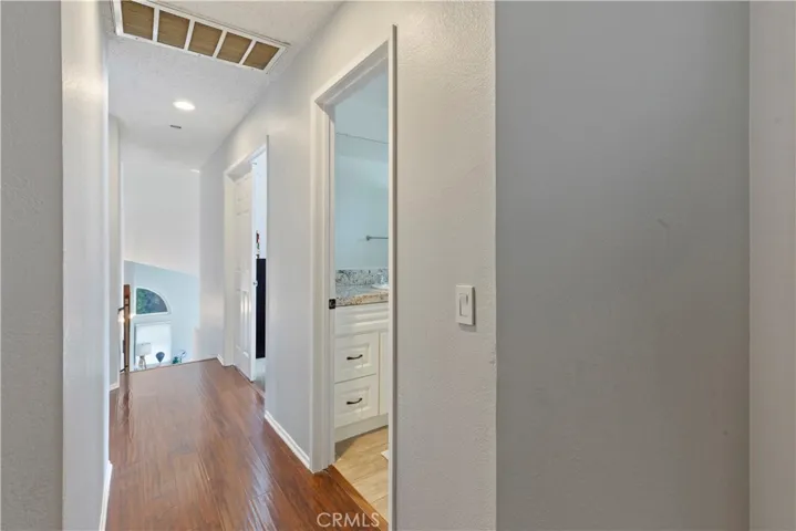 Hallway connecting all bedrooms upstaris