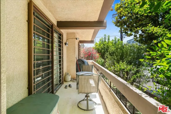 14923 Moorpark Street 101, Sherman Oaks, California 91403