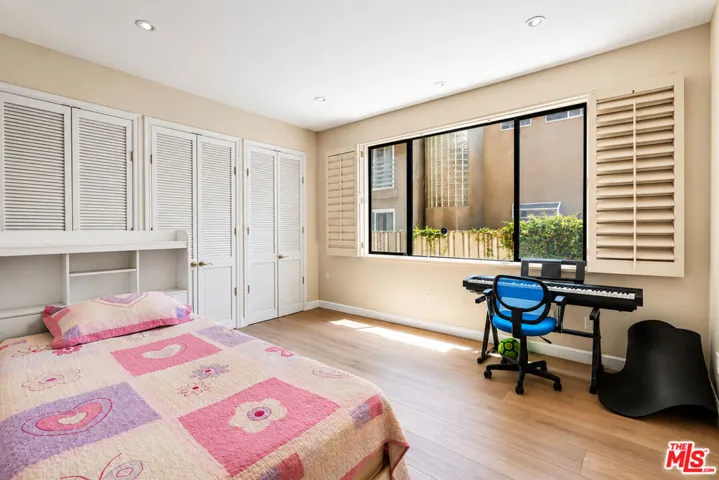 14923 Moorpark Street 101, Sherman Oaks, California 91403