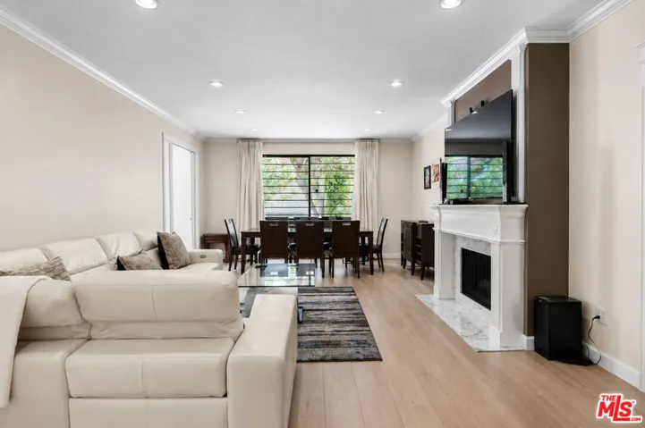 14923 Moorpark Street 101, Sherman Oaks, California 91403