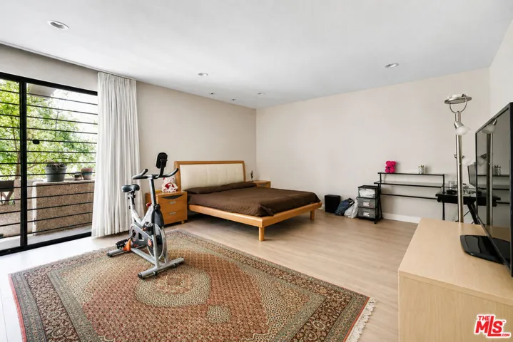 14923 Moorpark Street 101, Sherman Oaks, California 91403