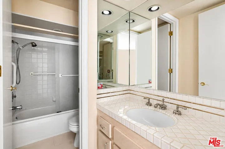 14923 Moorpark Street 101, Sherman Oaks, California 91403