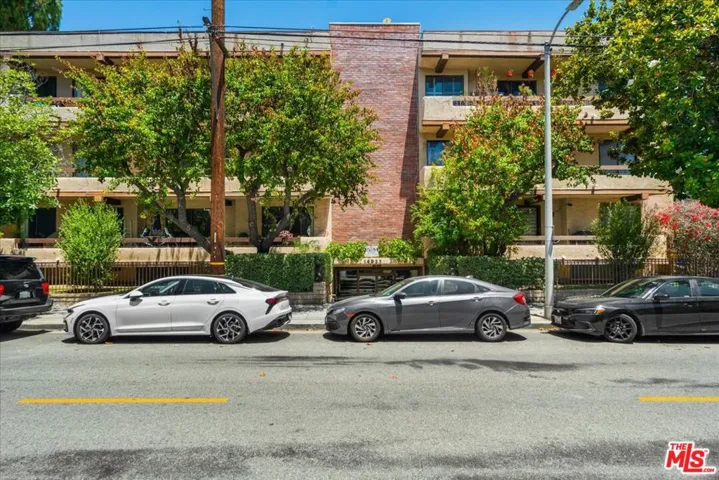 14923 Moorpark Street 101, Sherman Oaks, California 91403