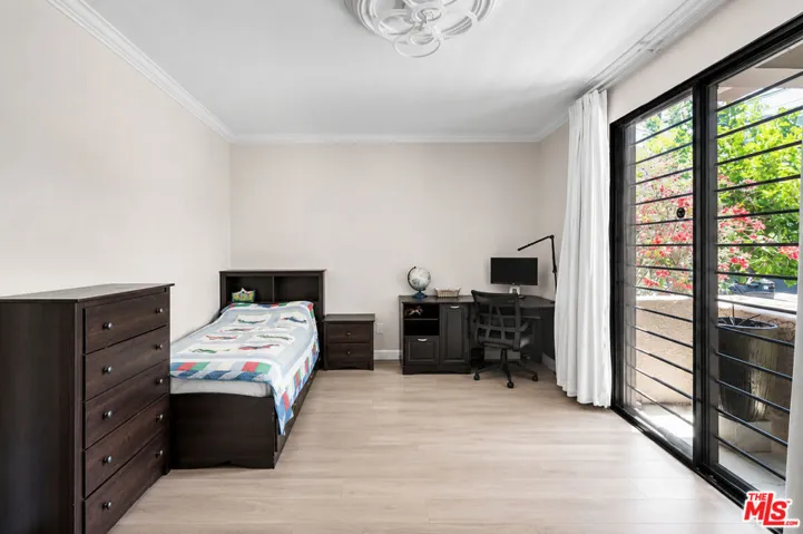 14923 Moorpark Street 101, Sherman Oaks, California 91403