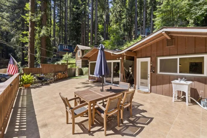 20851 Assiniboine Trail, Los Gatos, California 95033