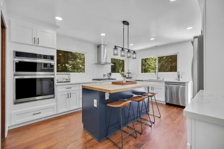 20851 Assiniboine Trail, Los Gatos, California 95033