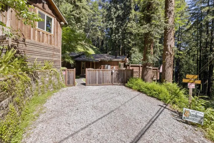 20851 Assiniboine Trail, Los Gatos, California 95033