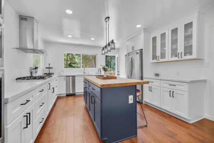 20851 Assiniboine Trail, Los Gatos, California 95033