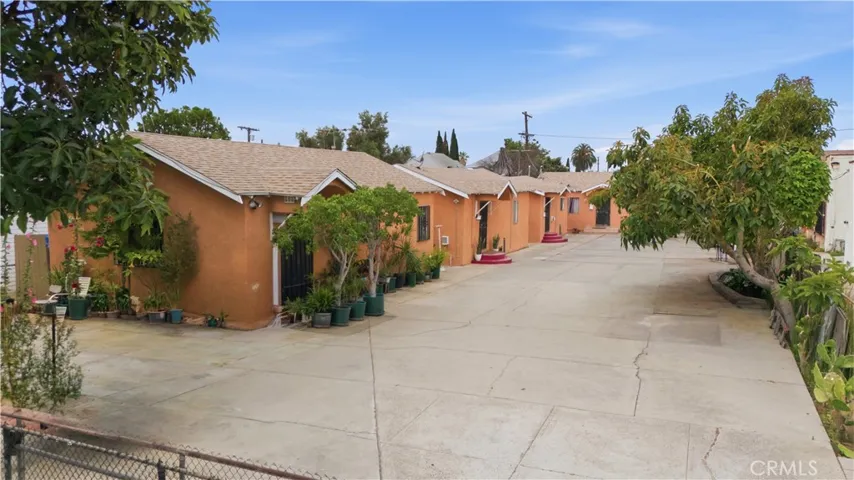 4 Seperate bungalows