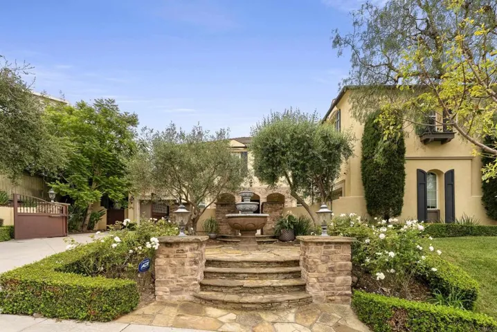 7625 Circulo Sequoia, Carlsbad, California 92009