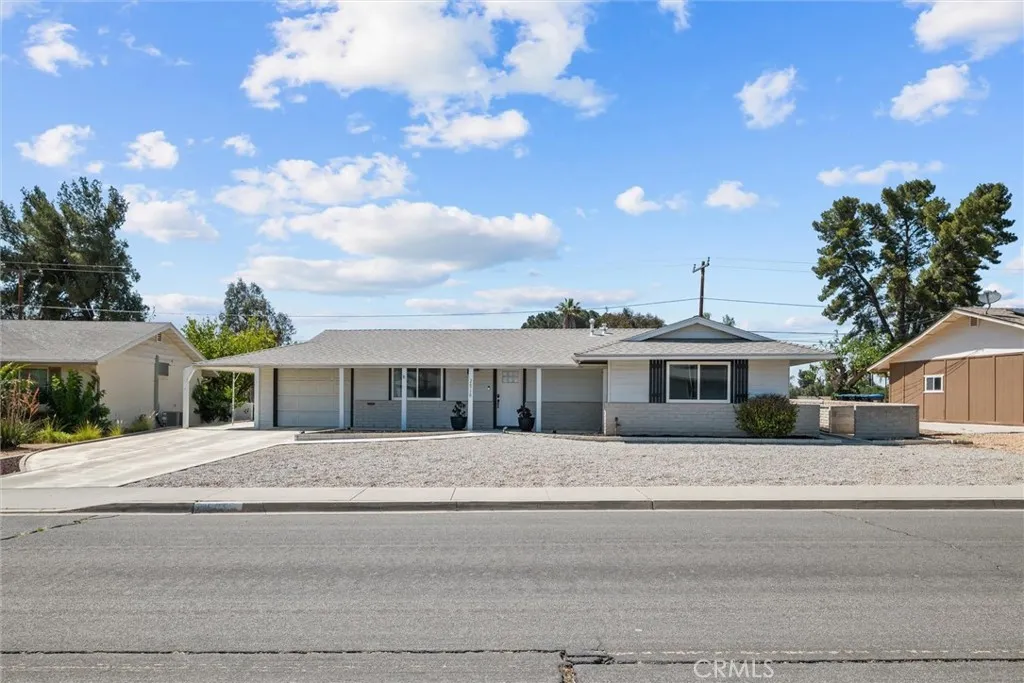 26750 Oakmont Dr