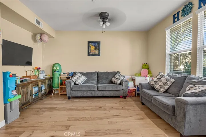 1082 Venice, Upland, California 91786