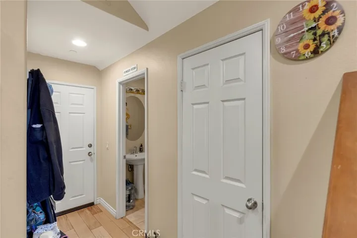 1082 Venice, Upland, California 91786
